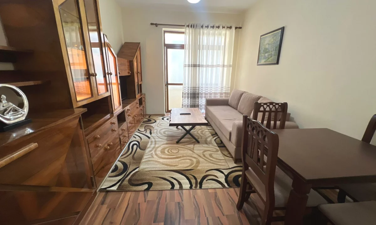 Shtepi me qera Apartament ne Tirane, 1+1, Mobilimi E mobiluar, Pagesa 550  Euro.