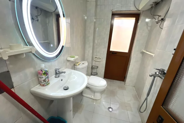 Shtepi me qera Apartament ne Tirane, 1+1, Mobilimi E mobiluar, Pagesa 550  Euro.