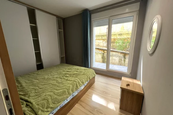Shtepi ne shitje Apartament ne Tirane, 1+1, Mobilimi E mobiluar, Pagesa 80,000  Euro.