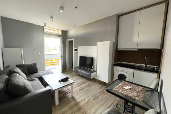 Shtepi ne shitje Apartament ne Tirane, 1+1, Mobilimi E mobiluar, Pagesa 80,000  Euro.