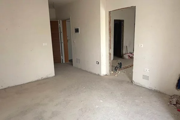 Appartamento in vendita a Tirana 2+1, Vuoto