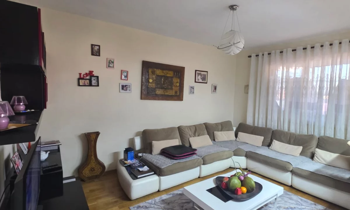 Shtepi me qera Apartament ne Tirane, 1+1, Mobilimi E mobiluar, Pagesa 85,000,000  Leke.