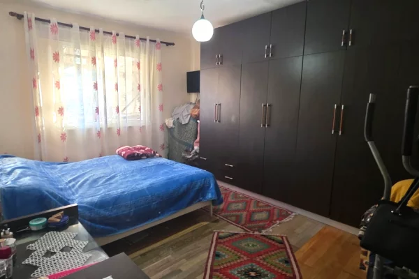 Shtepi me qera Apartament ne Tirane, 1+1, Mobilimi E mobiluar, Pagesa 85,000,000  Leke.