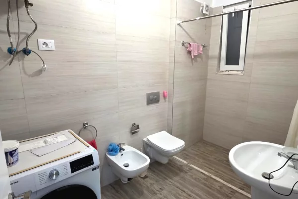 Shtepi me qera Apartament ne Tirane, 1+1, Mobilimi E mobiluar, Pagesa 500  Euro.