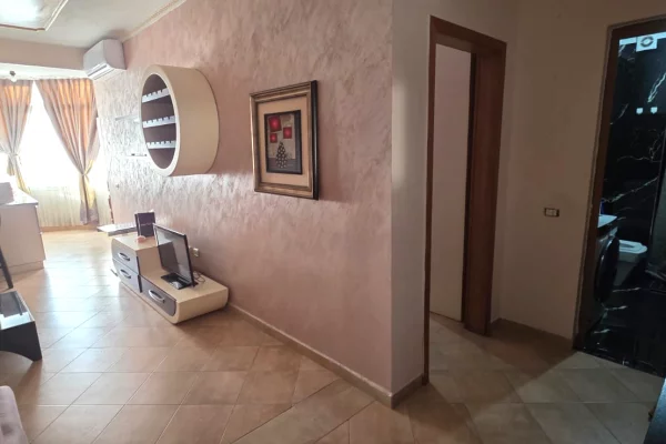 Shtepi me qera Apartament ne Tirane, 1+1, Mobilimi E mobiluar, Pagesa 40,000  Leke.