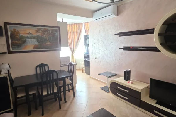 Shtepi me qera Apartament ne Tirane, 1+1, Mobilimi E mobiluar, Pagesa 40,000  Leke.