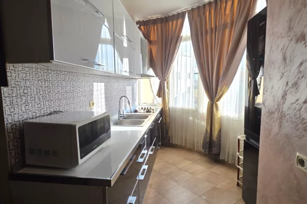 Shtepi me qera Apartament ne Tirane, 1+1, Mobilimi E mobiluar, Pagesa 40,000  Leke.