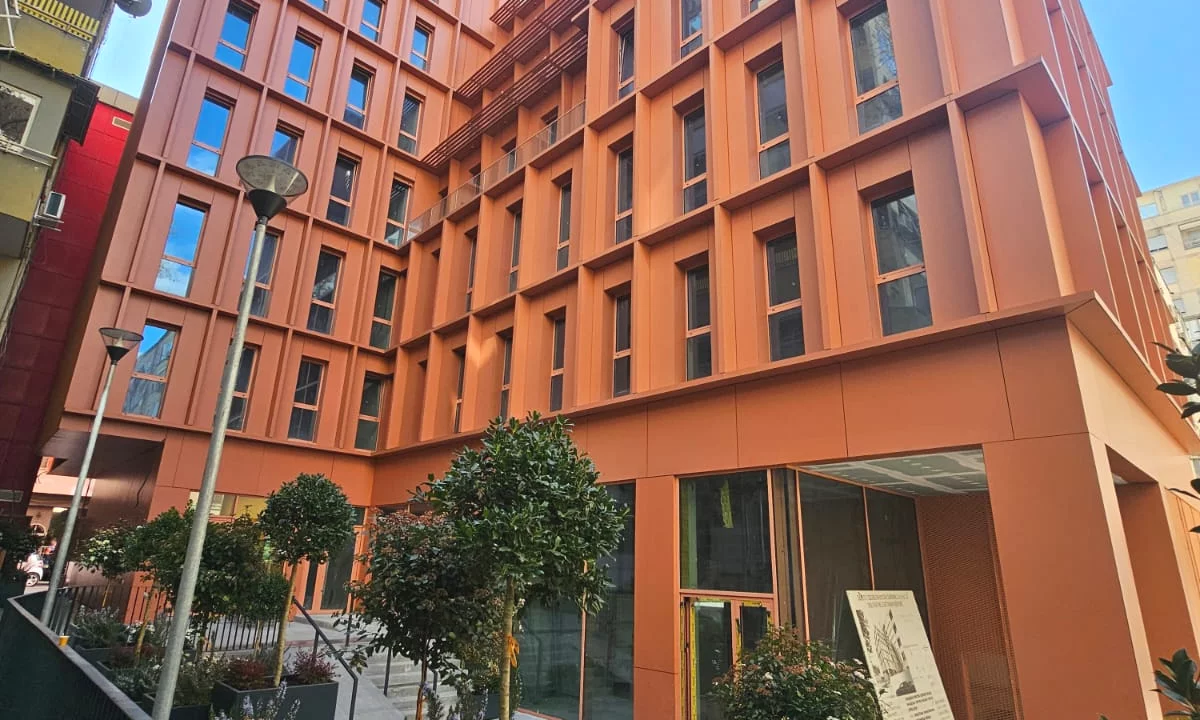 Qera, Ambient Biznesi Premium, Ish Blloku, Tirane - 2,000Euro | 50 m2