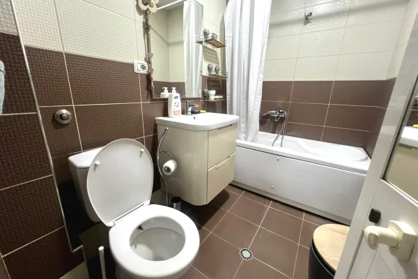 Shtepi me qera Apartament ne Tirane, 2+1, Mobilimi E mobiluar, Pagesa 700  Euro.