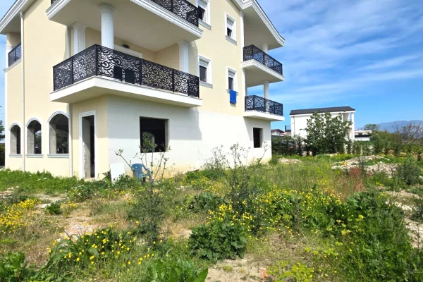 Qera, Ambient Biznesi ,Paskuqan, Tirane - 2500Euro | 2800 m2