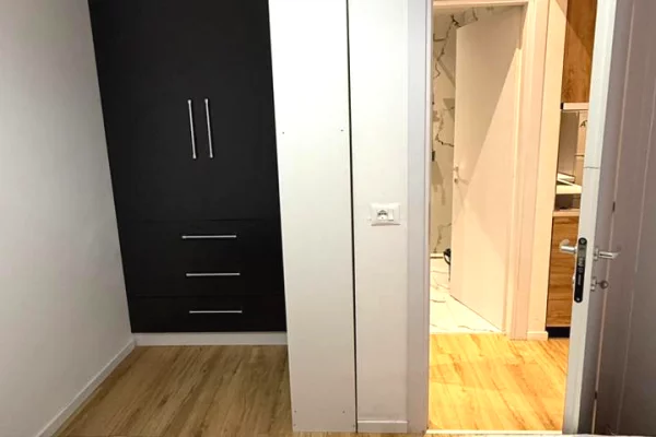 Shtepi me qera Apartament ne Tirane, 1+1, Mobilimi E mobiluar, Pagesa 300  Euro.