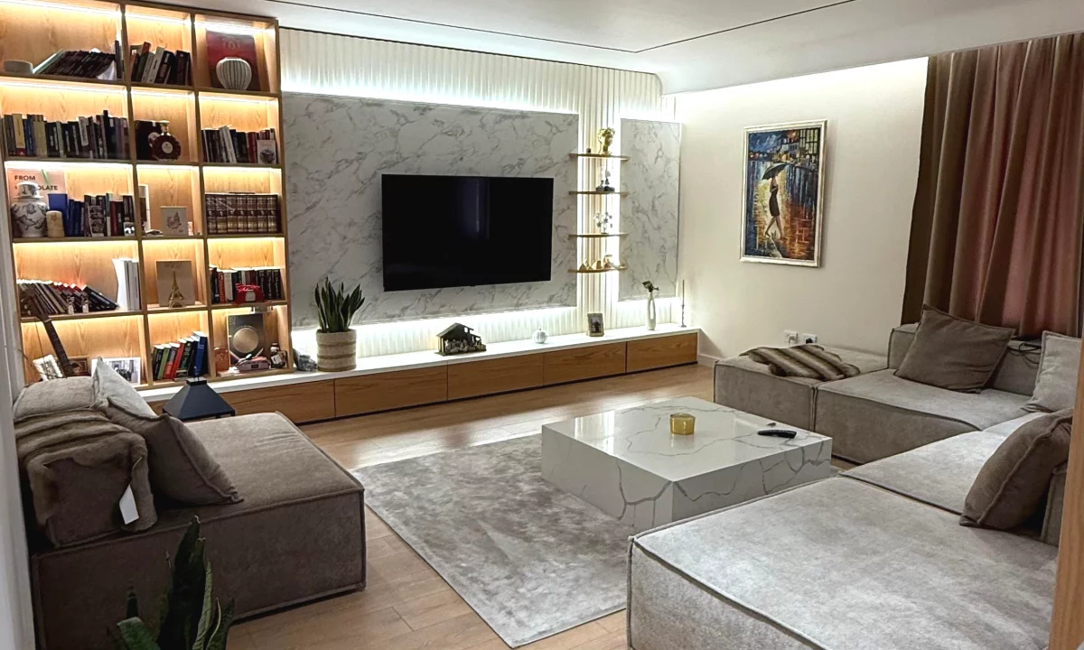 Shtepi ne shitje Apartament ne Tirane, 3+1, Mobilimi E mobiluar, Pagesa 450,000  Euro.