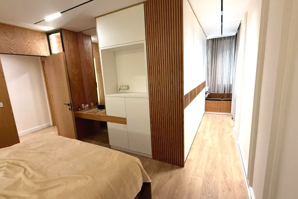 Shtepi ne shitje Apartament ne Tirane, 3+1, Mobilimi E mobiluar, Pagesa 450,000  Euro.