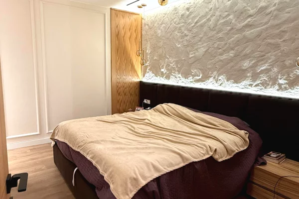 Shtepi ne shitje Apartament ne Tirane, 3+1, Mobilimi E mobiluar, Pagesa 450,000  Euro.