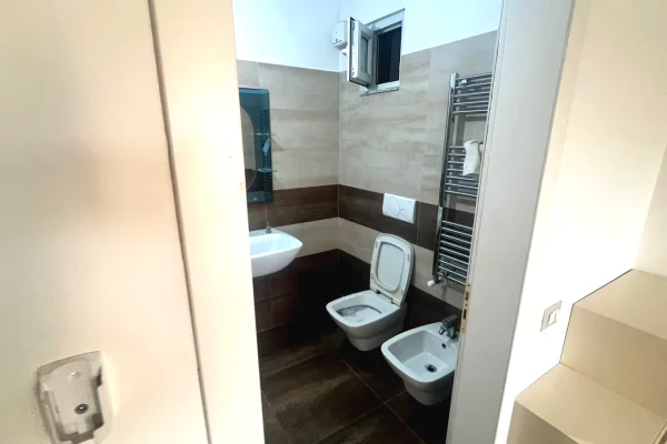 Shtepi me qera Apartament ne Tirane, 2+1, Mobilimi E mobiluar, Pagesa 500  Euro.