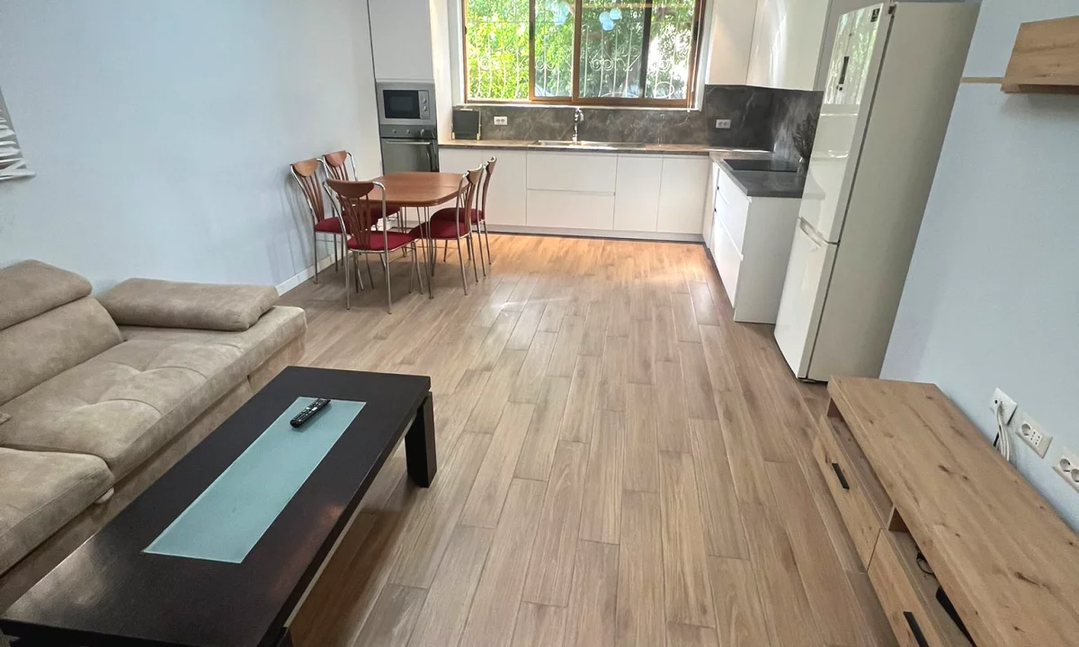 Shtepi me qera Apartament ne Tirane, 1+1, Mobilimi E mobiluar, Pagesa 60,000  Leke.