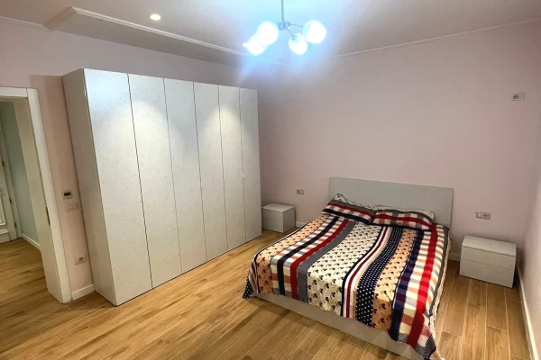 Shtepi me qera Apartament ne Tirane, 1+1, Mobilimi E mobiluar, Pagesa 60,000  Leke.
