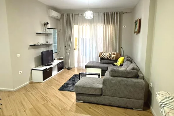 Shtepi ne shitje Apartament ne Tirane, 2+1, Mobilimi E mobiluar, Pagesa 12,500,000  Leke.