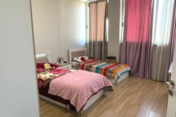 Shtepi ne shitje Apartament ne Tirane, 2+1, Mobilimi E mobiluar, Pagesa 12,500,000  Leke.