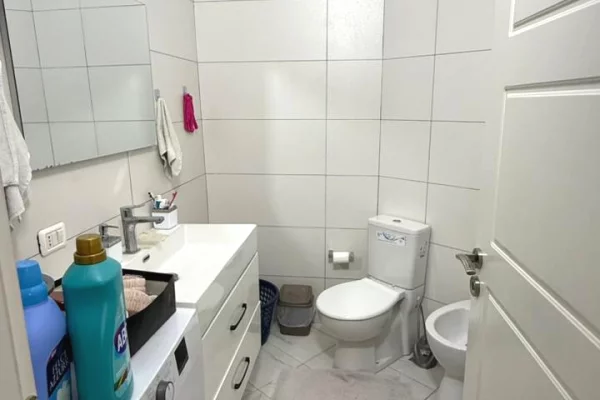 Shtepi ne shitje Apartament ne Tirane, 2+1, Mobilimi E mobiluar, Pagesa 12,500,000  Leke.