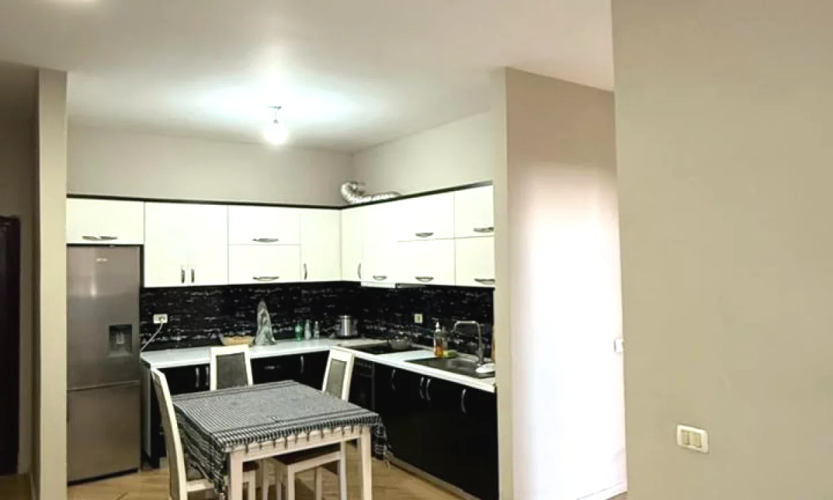 Shtepi ne shitje Apartament ne Tirane, 2+1, Mobilimi E mobiluar, Pagesa 12,500,000  Leke.