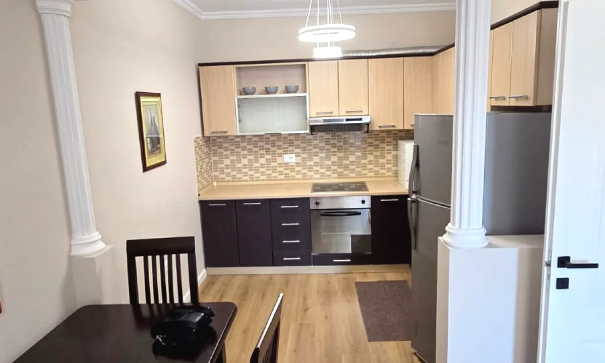Shtepi me qera Apartament ne Tirane, 1+1, Mobilimi E mobiluar, Pagesa 80,000  Leke.