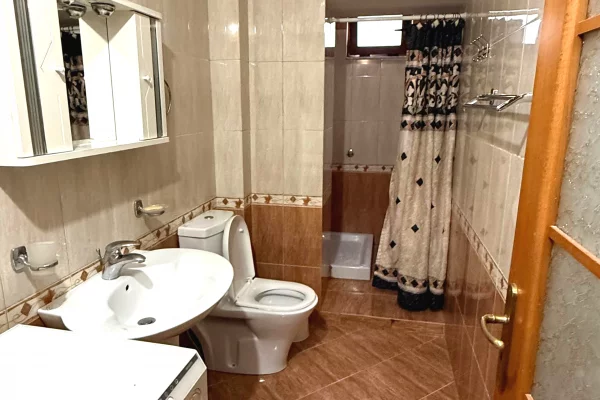 Shtepi me qera Apartament ne Tirane, 1+1, Mobilimi E mobiluar, Pagesa 55,000  Leke.