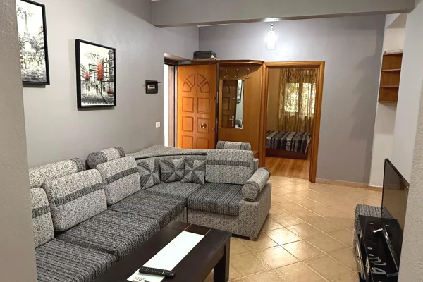 Qera, Apartament 1+1., Prane Gardes, Tiranë - 55,000 Leke | 65 m²