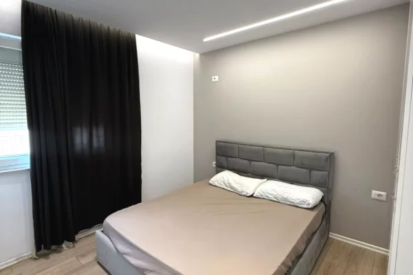 Shtepi me qera Apartament ne Tirane, 1+1, Mobilimi E mobiluar, Pagesa 40,000  Leke.