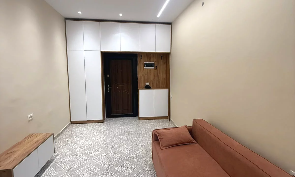 Shtepi me qera Apartament ne Tirane, Garsoniere, Mobilimi E mobiluar, Pagesa 35,000  Leke.