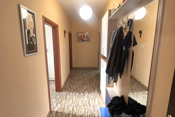 Shtepi ne shitje Apartament ne Tirane, 2+1, Mobilimi E mobiluar, Pagesa 137,000  Euro.