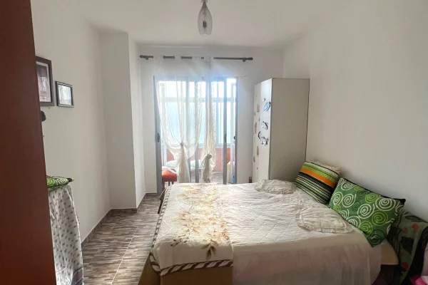 Shtepi ne shitje Apartament ne Tirane, 2+1, Mobilimi E mobiluar, Pagesa 137,000  Euro.