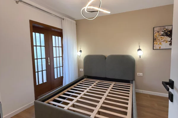 Shtepi ne shitje Apartament ne Tirane, 1+1, Mobilimi E mobiluar, Pagesa 327,000  Euro.