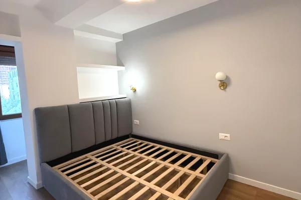 Shtepi ne shitje Apartament ne Tirane, 1+1, Mobilimi E mobiluar, Pagesa 327,000  Euro.