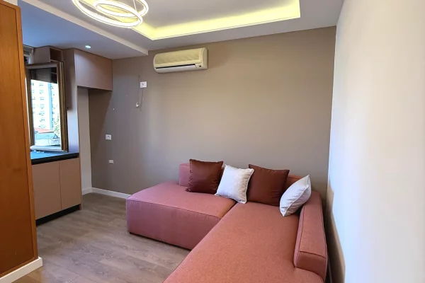 Shtepi ne shitje Apartament ne Tirane, 1+1, Mobilimi E mobiluar, Pagesa 327,000  Euro.