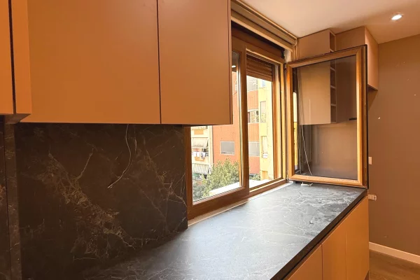 Shtepi ne shitje Apartament ne Tirane, 1+1, Mobilimi E mobiluar, Pagesa 327,000  Euro.