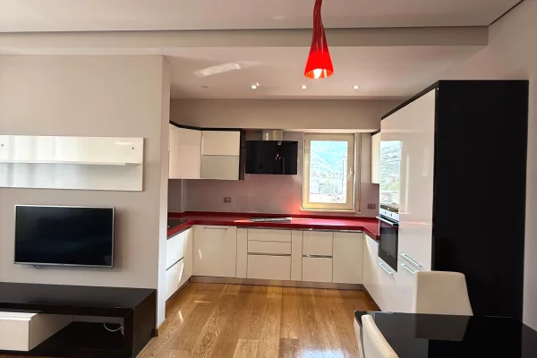 Shtepi ne shitje Apartament ne Tirane, 2+1, Mobilimi E mobiluar, Pagesa 26,000,000  Leke.