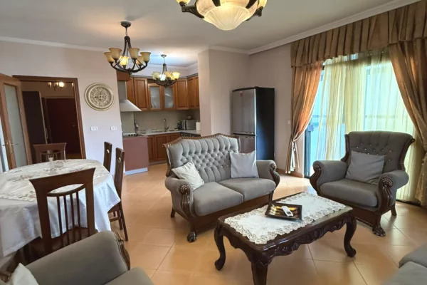 Qera, Apartament 2+1+2 , Ish Ekspozita, Tiranë - 700€ | 126 m²