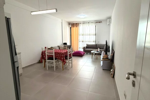 Shtepi me qera Apartament ne Tirane, 2+1, Mobilimi E mobiluar, Pagesa 70,000  Leke.