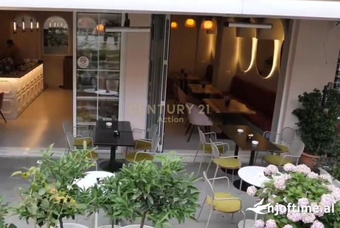 Ambiente Commerciale in Vendita 1+1 a Tirana - 400,000 Euro