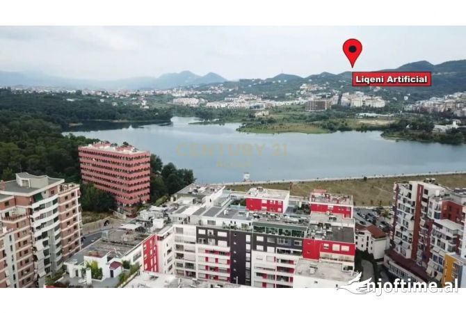 Ambiente Commerciale in Vendita 1+1 a Tirana - 400,000 Euro