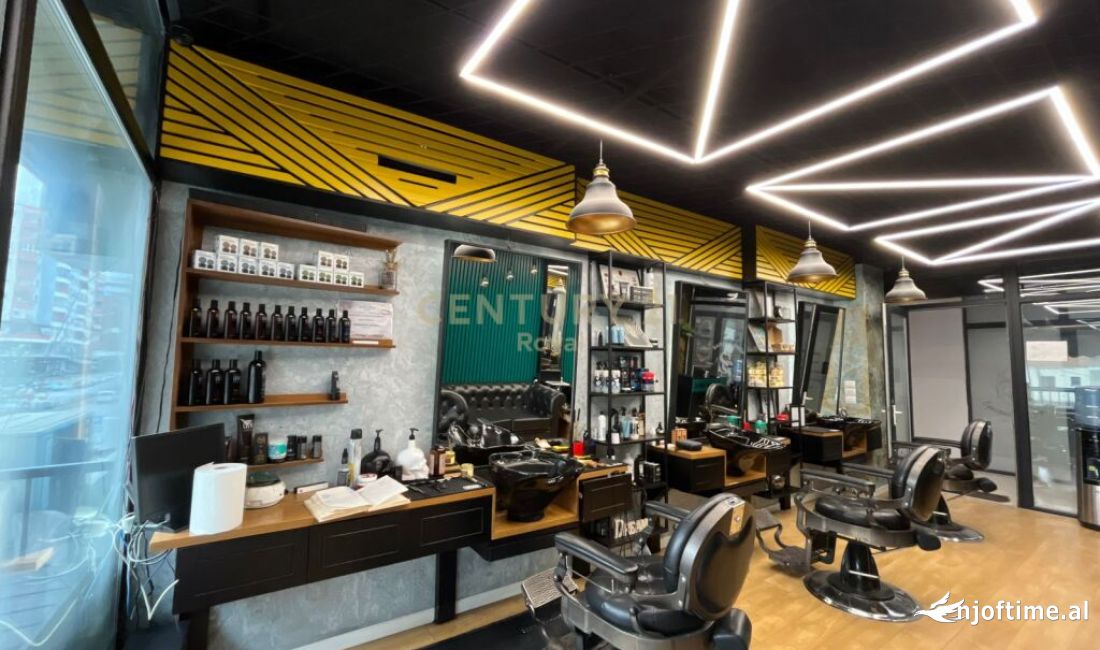 Shitet ambient komercial dhe biznes ne Astir