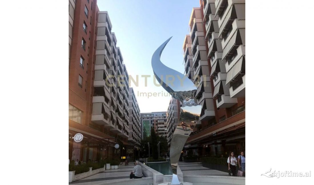 Shitet Biznes Bar-Kafe , Kompleksi Delijorgji