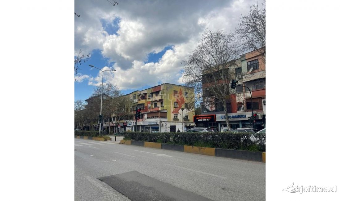 RR. E KAVAJES, SHESIM AMBJENT KOMERCIAL/DYQAN!