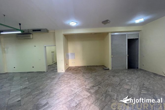 NJESI BIZNESI PER QIRA NE RRUGEN MUHAMET GJOLLESHA!!!