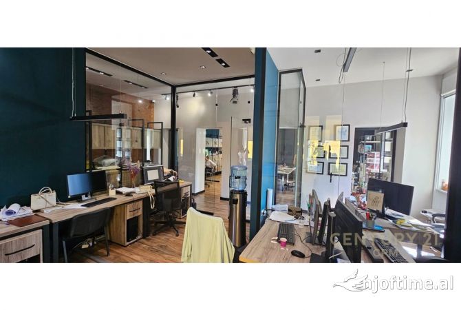 Zyre Per Qira Tek Stadiumi Dinamo!