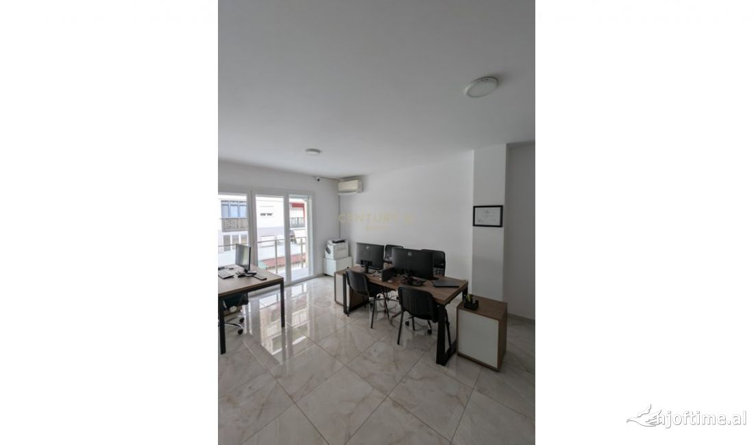 Zyra me Qira ne Rruga e Durresit, Tirane - 500.00Euro | 55 m2!