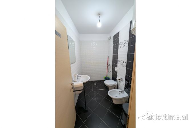 Zyra me Qira ne Rruga e Durresit, Tirane - 500.00Euro | 55 m2!