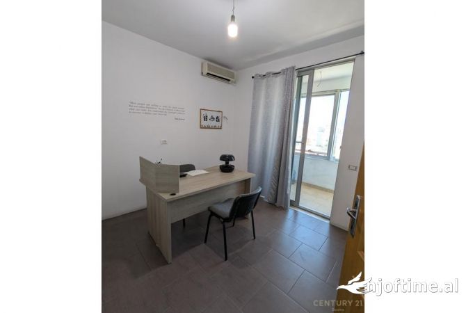 Apartament/ Zyra me Qira Zogu Zi, Tiranë - 900 € | 100 m²!