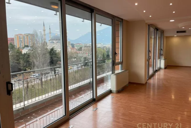 Business Property for Rent 3+1 in Tirana - 3,500 Euro